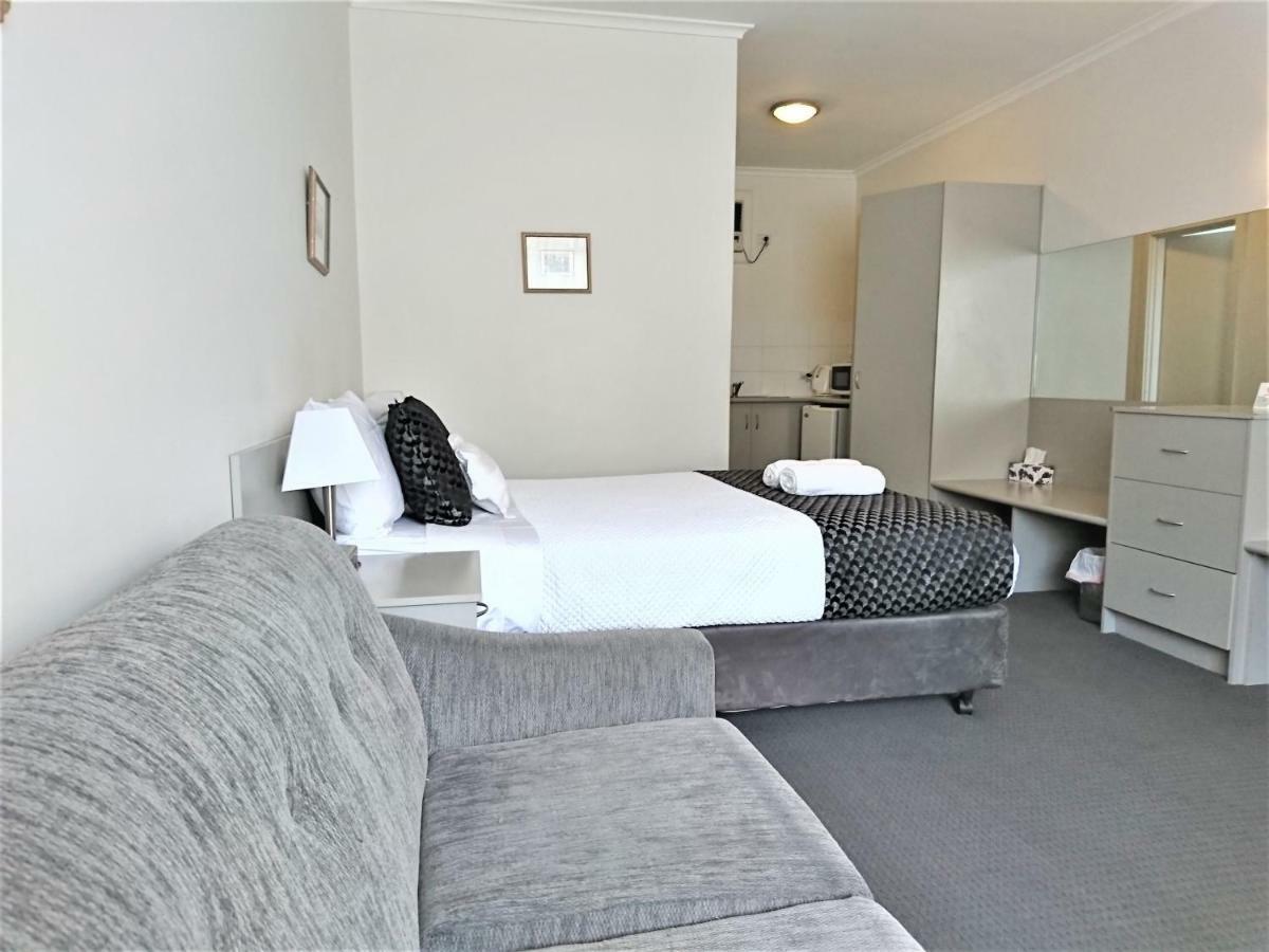 Glenelg Beach Gateway Studio Apartment Esterno foto