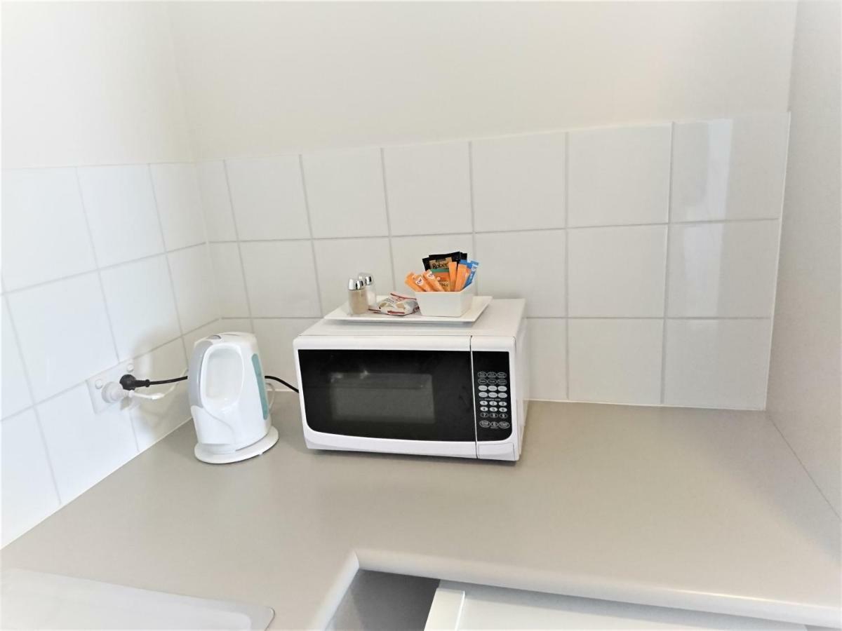 Glenelg Beach Gateway Studio Apartment Esterno foto