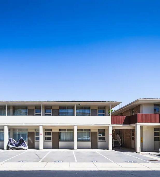 Glenelg Beach Gateway Studio Apartment Esterno foto