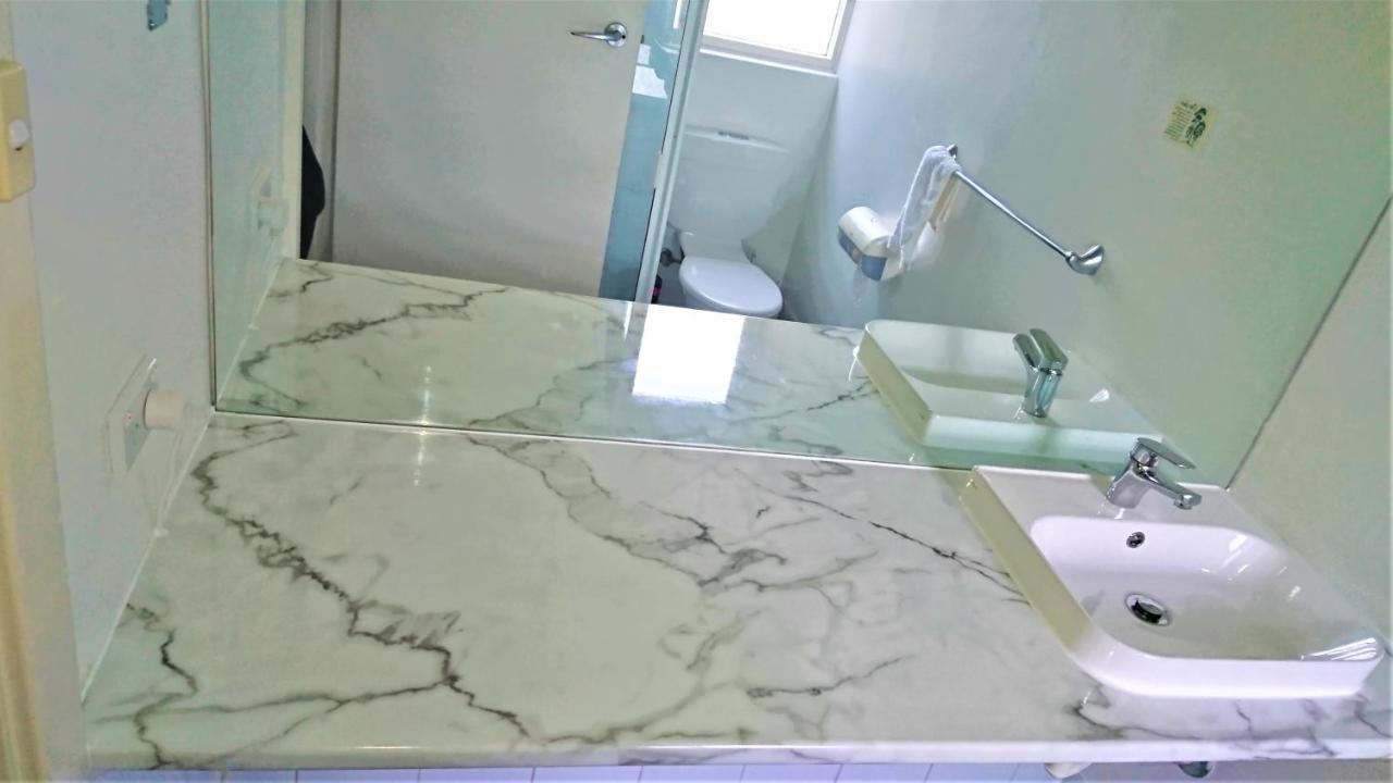 Glenelg Beach Gateway Studio Apartment Esterno foto